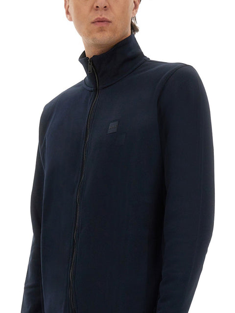 ZIP SWEATSHIRT.